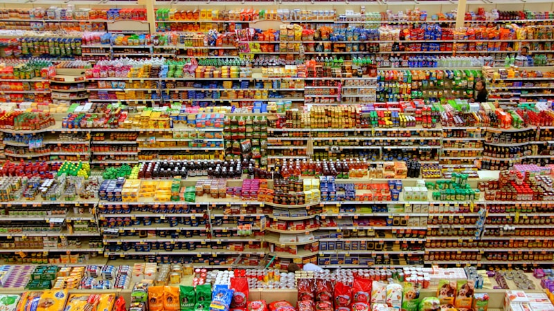 コンビニおにぎりの重さは何グラム?サイズの目安と主要チェーンの違いをわかりやすく解説