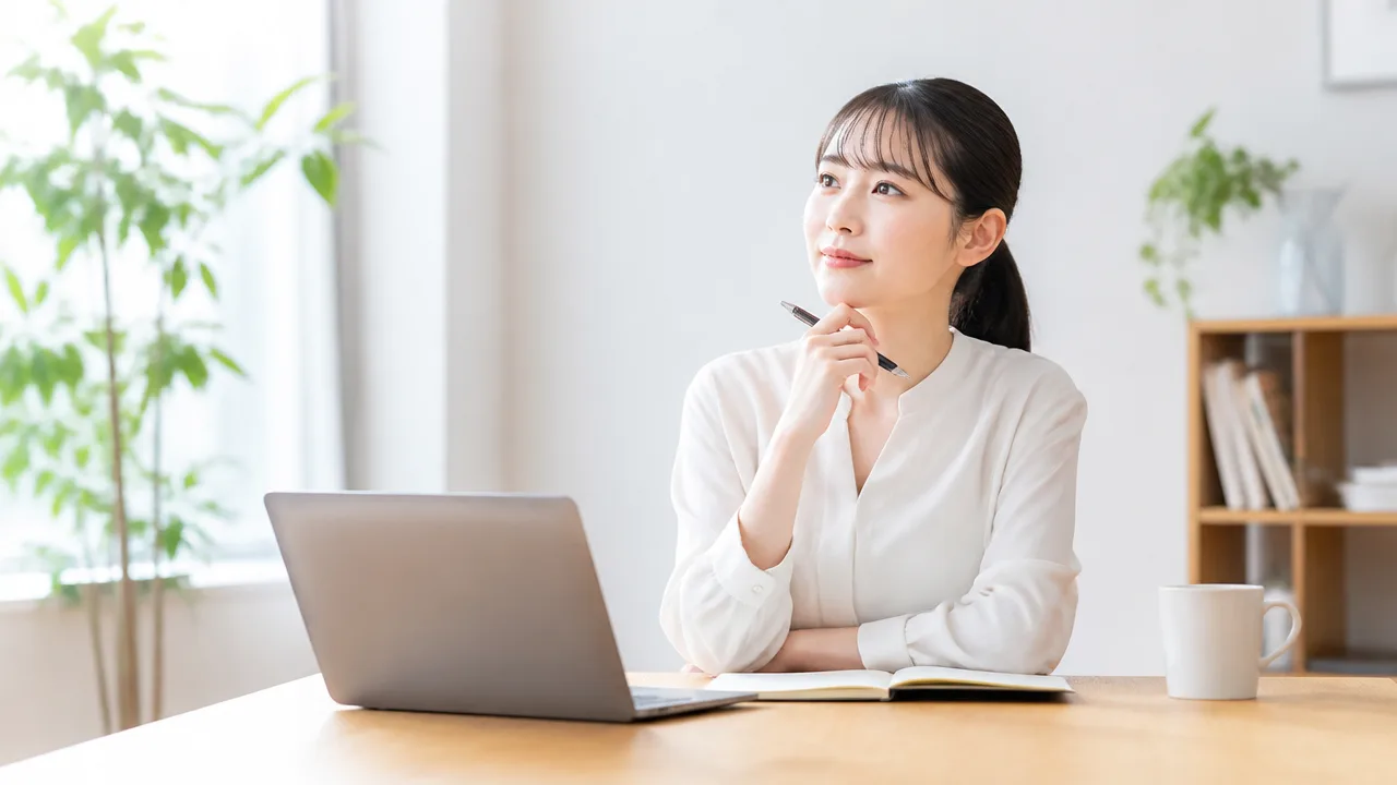 まんをじしての言い換え表現は?意味や使い方、類語を例文で紹介